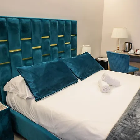 Suites&rooms Piazza Dei Martiri * Катанія