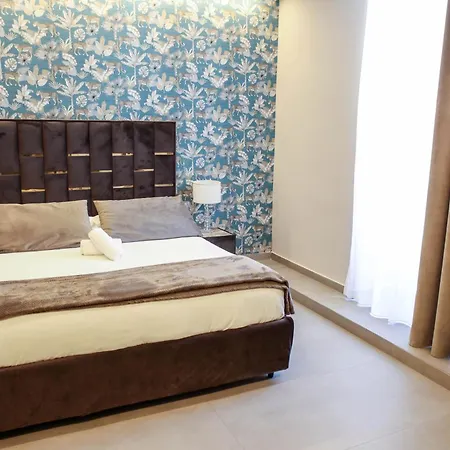 Suites&rooms Piazza Dei Martiri Готель типу 