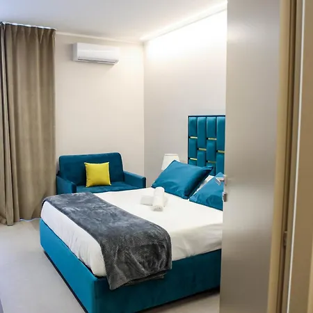 Suites&rooms Piazza Dei Martiri Готель типу 