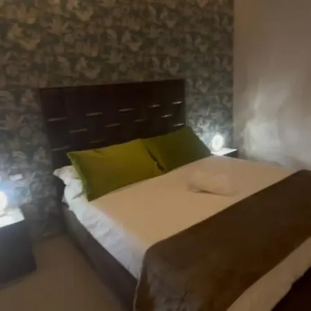 Suites&rooms Piazza Dei Martiri * Катанія